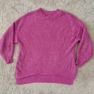 American Eagle AEO Pink Crew Neck Sweater Medium Cozy Split Hem
